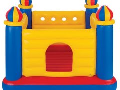 Castel gonflabil pentru copii